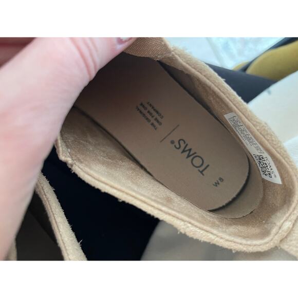 Tom’s pull on suede high top sneakers ⭐️ - Picture 4 of 7